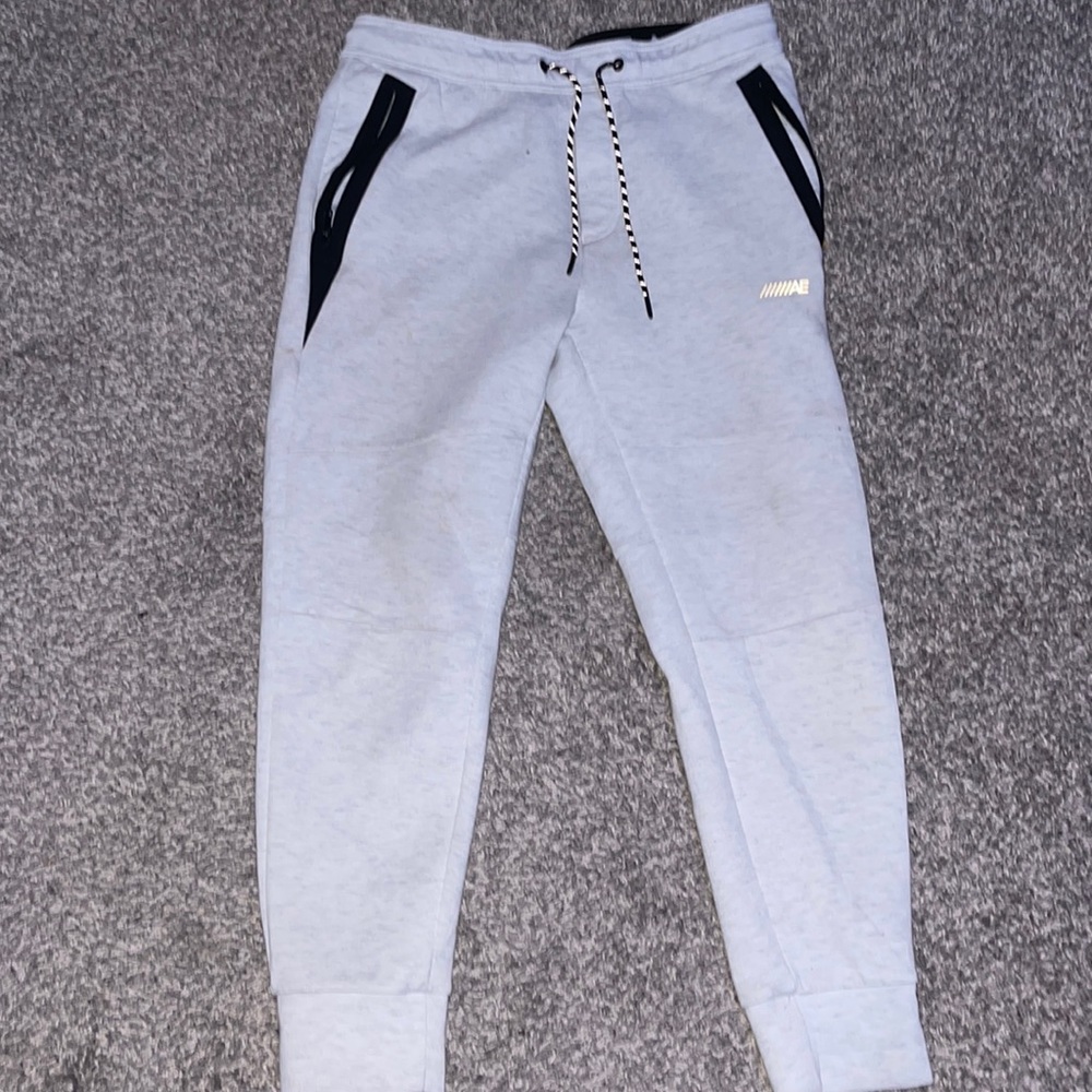 American Eagle light grey zipper sweats